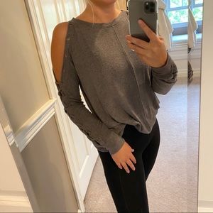 American Eagle Long Sleeve T